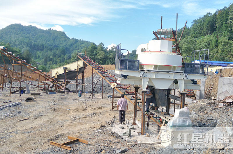 建立一條小型砂石料生產線需要投資多少錢？